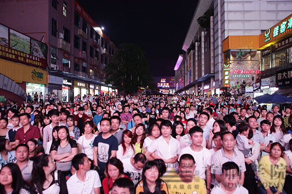 深圳首腦美容美發(fā)化妝學校