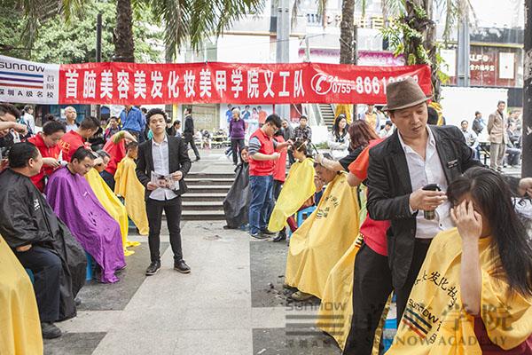 首腦學(xué)院南山校區(qū)義工現(xiàn)場